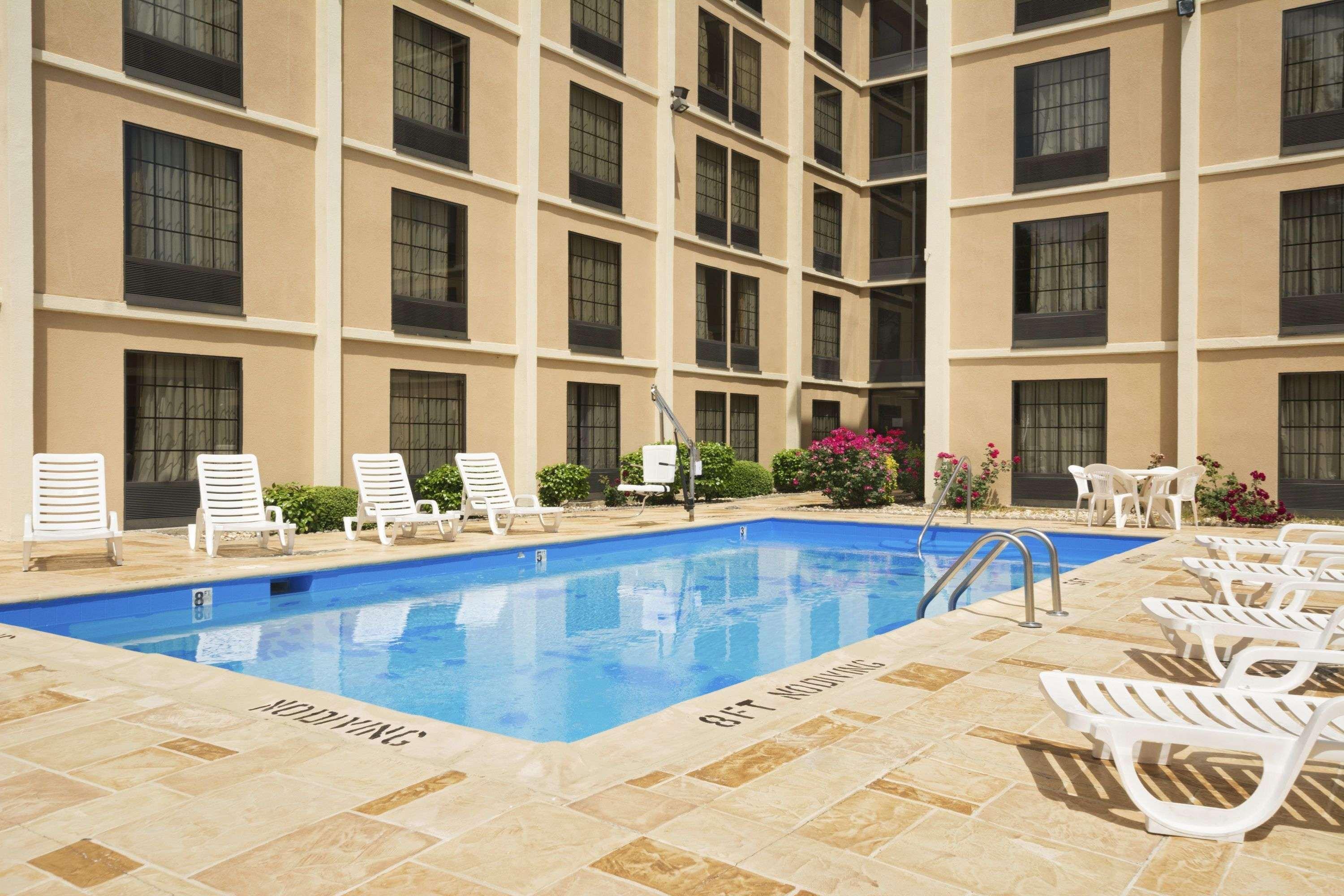 Days Inn By Wyndham Rome Downtown Extérieur photo